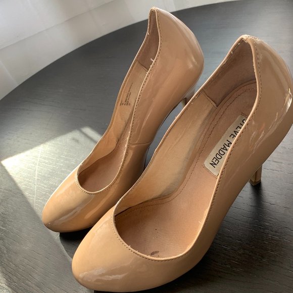 Steve Madden Wavvy Nude Patent Modern Heels - Picture 4 of 10
